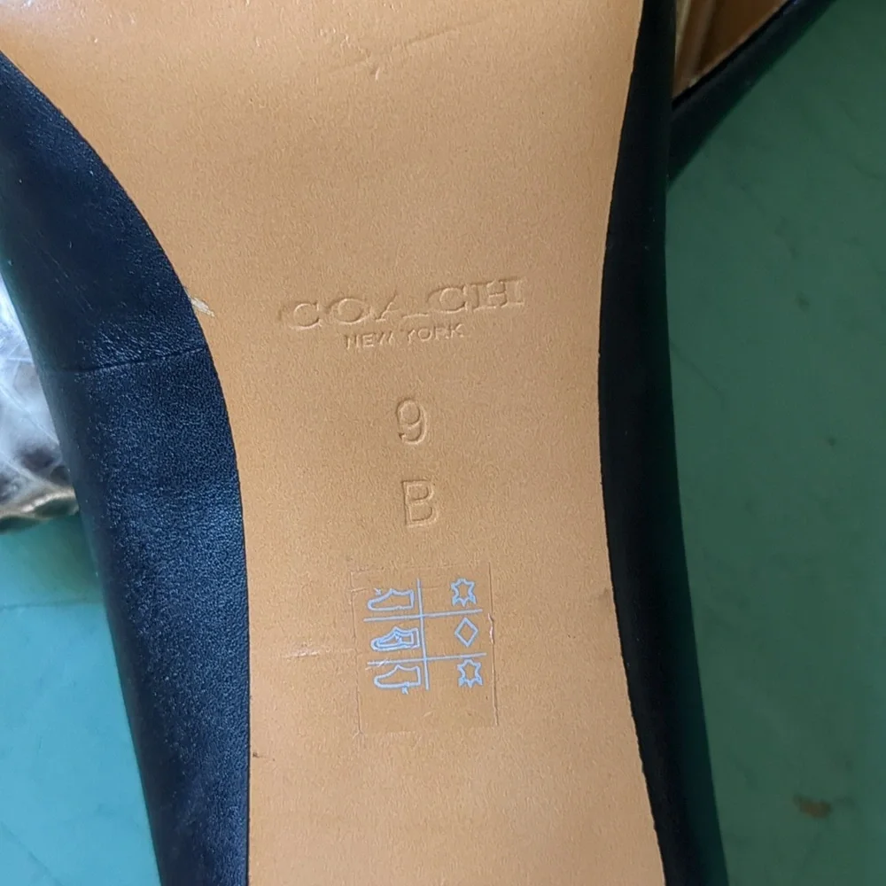 Coach Zan Two Tone Black/ Snake Skin heels Size 9 - Picture 13 of 16